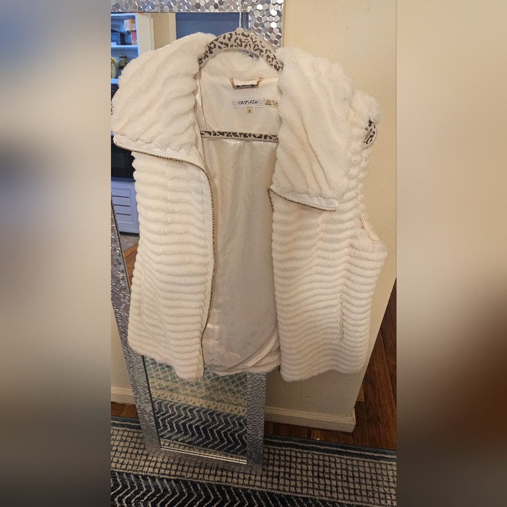 White beautiful vest - Calvin Klein